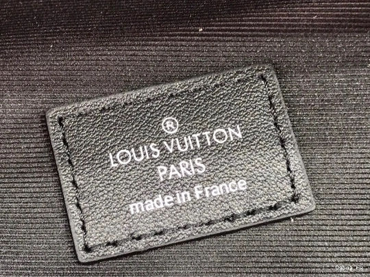 DISCOVERY BUMBAG VUITTON LOUIS 0808